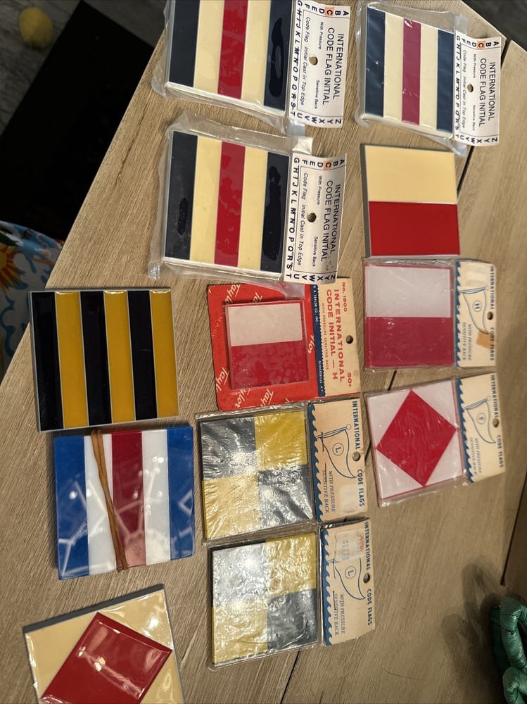Peel & Stick International Code Flags Plastic (12)