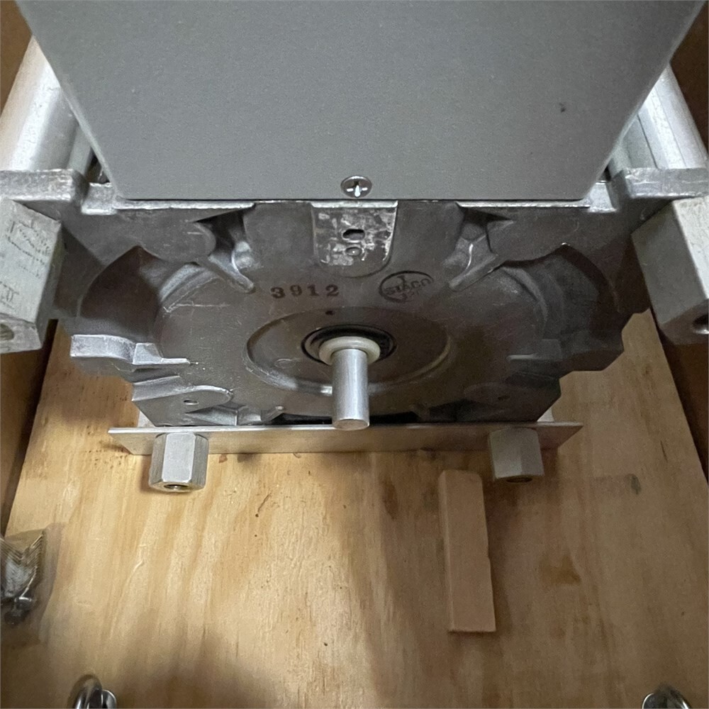 STACO VARIAC VARIABLE TRANSFORMER 2510CT-3. 240V, 3ph, 25A *NEW OPEN BOX*