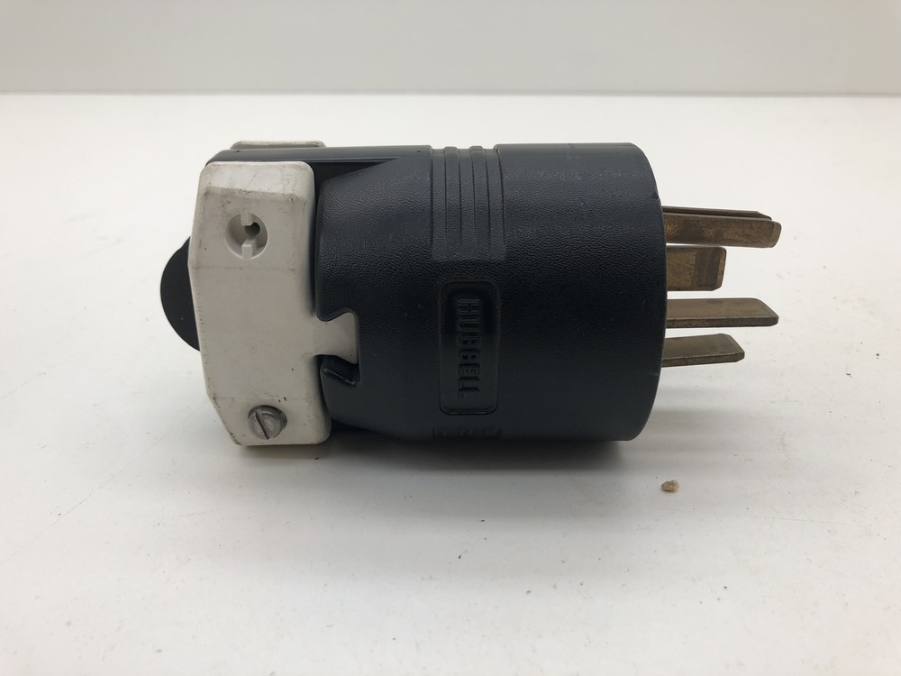 HUBBELL 8461C INDUSTRIAL STRAIGHT BLADE PLUG