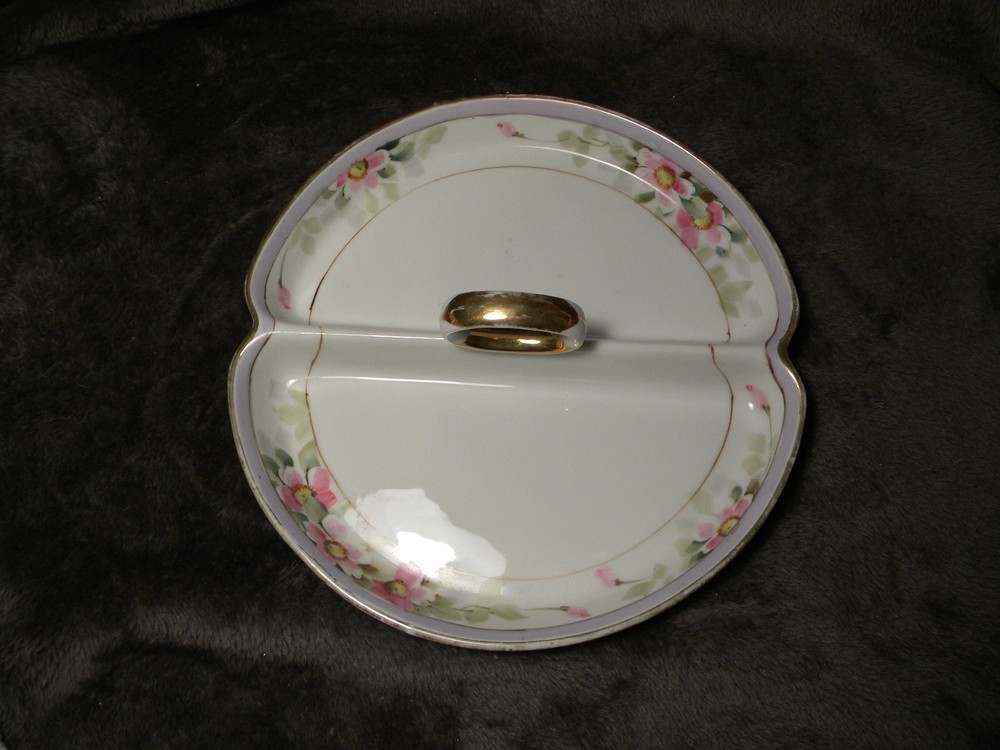 VINTAGE NIPPON HAND PAINTED HANDLED DIVIDED SERVING DISH, GOOD CONDITION
