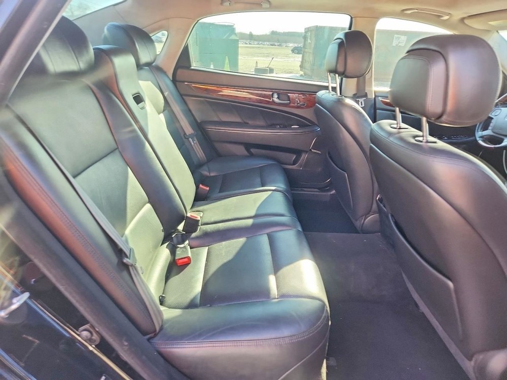 EQUUS 2015 Glove Box 5002216