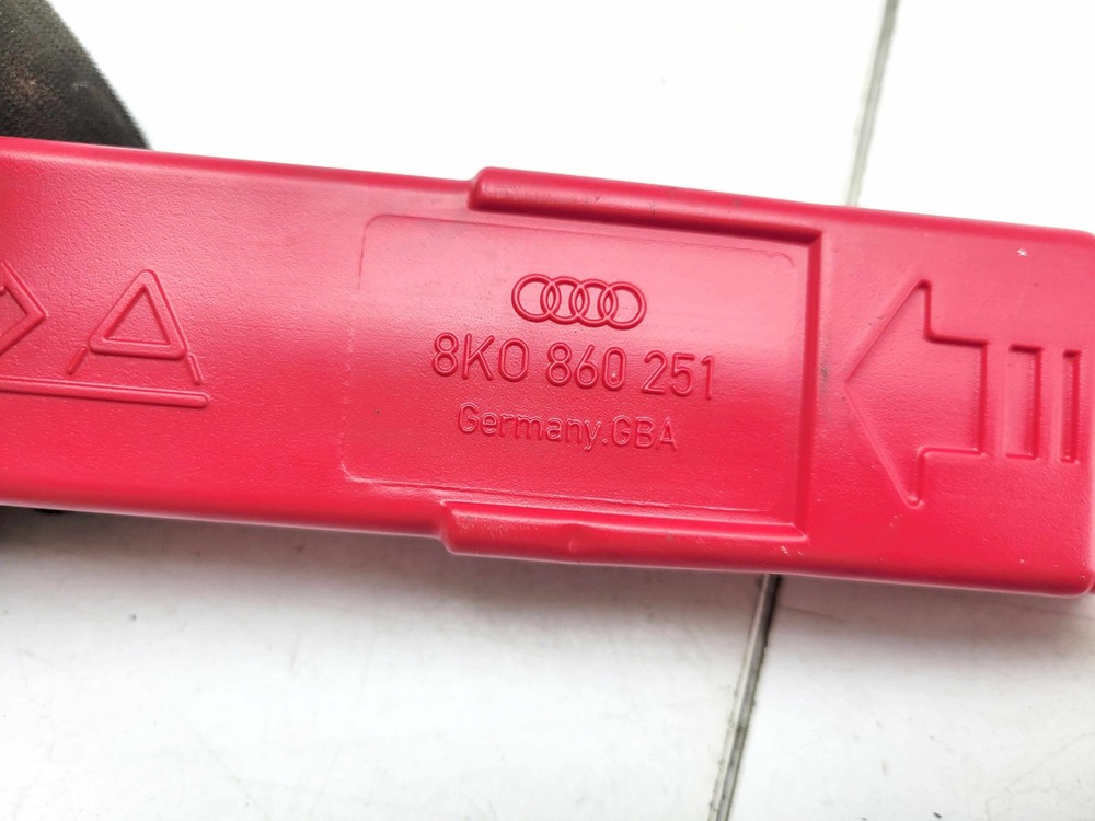 EMERGENCY WARNING HAZARD TRIANGLE 8K0860251 AUDI A3 8V 2015