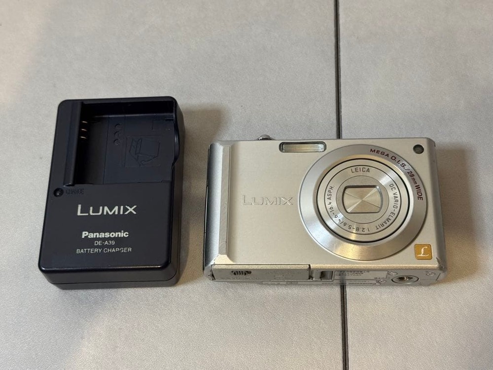 Panasonic Camera LUMIX DMC FX55 Digital Camera Slim 10x Optical Zoom