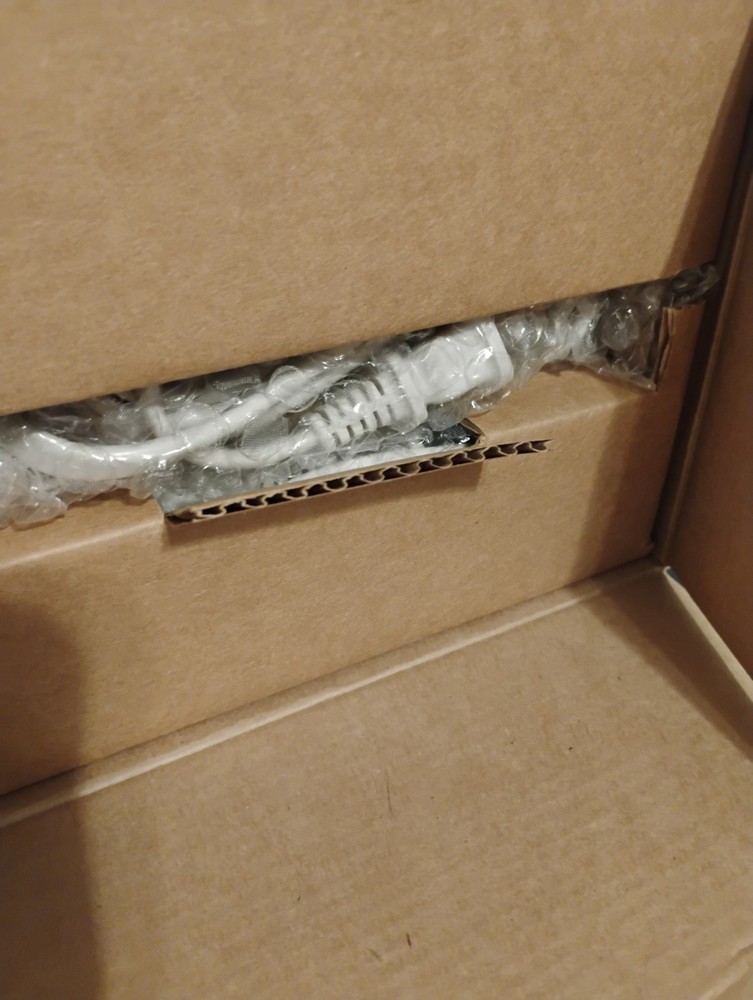 RadioShack Three Station Wireless Intercom FM Plug n Talk 43-490 Never Used