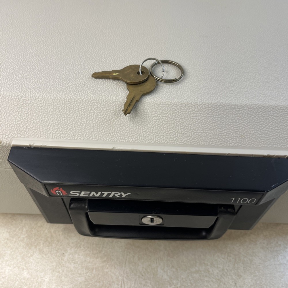 SENTRY SAFE 1100 Fire Proof Portable Lock For Valuables W/ 2 Keys Lock Box
