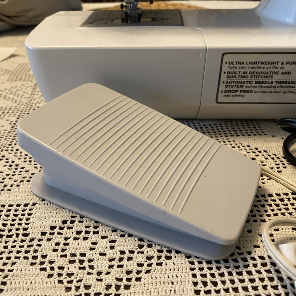 Brother sewing machine project runway limited edition CE-5000PRW computerized