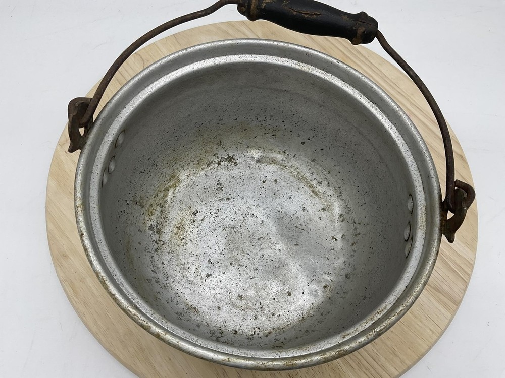 Vintage Aluminum Campfire Pot Kettle Bail Handle Rustic Primitive Cookware