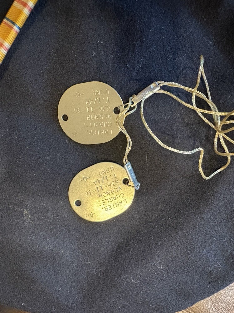 WWII U.S. Navy Named Grouping – USNR Dog Tags, Dixie Cup Cap & Ribbon Bar