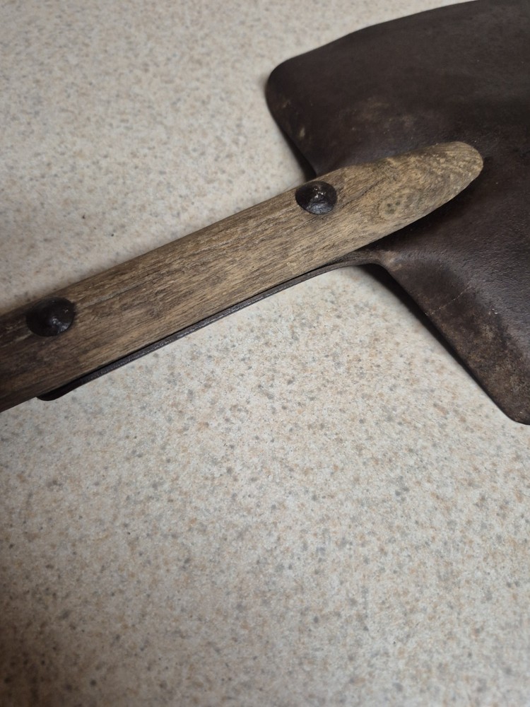WW1 trench shovel
