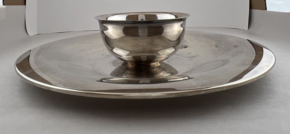 Oneida Silversmiths 12" Platter With Attached 5" Dip Bowl