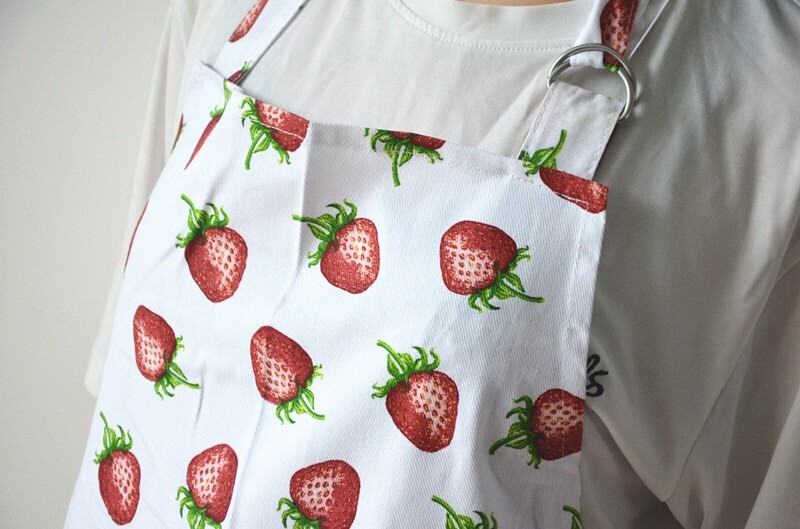 Ulster Weavers Strawberry Pattern Cotton Apron
