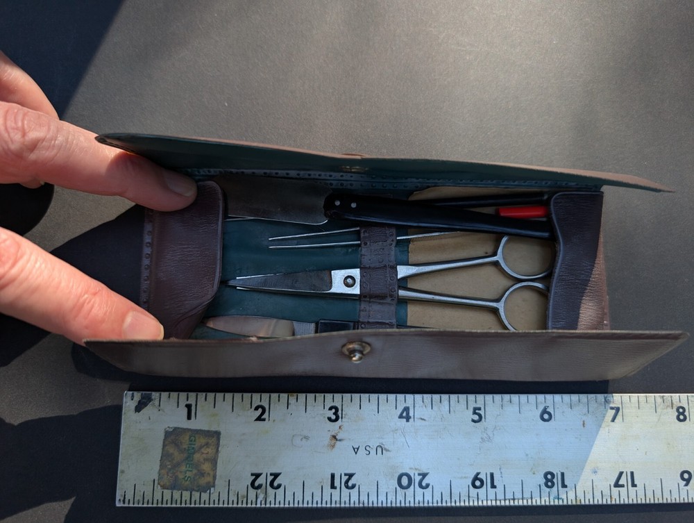 1960 era dissecting kit with closable plastic case