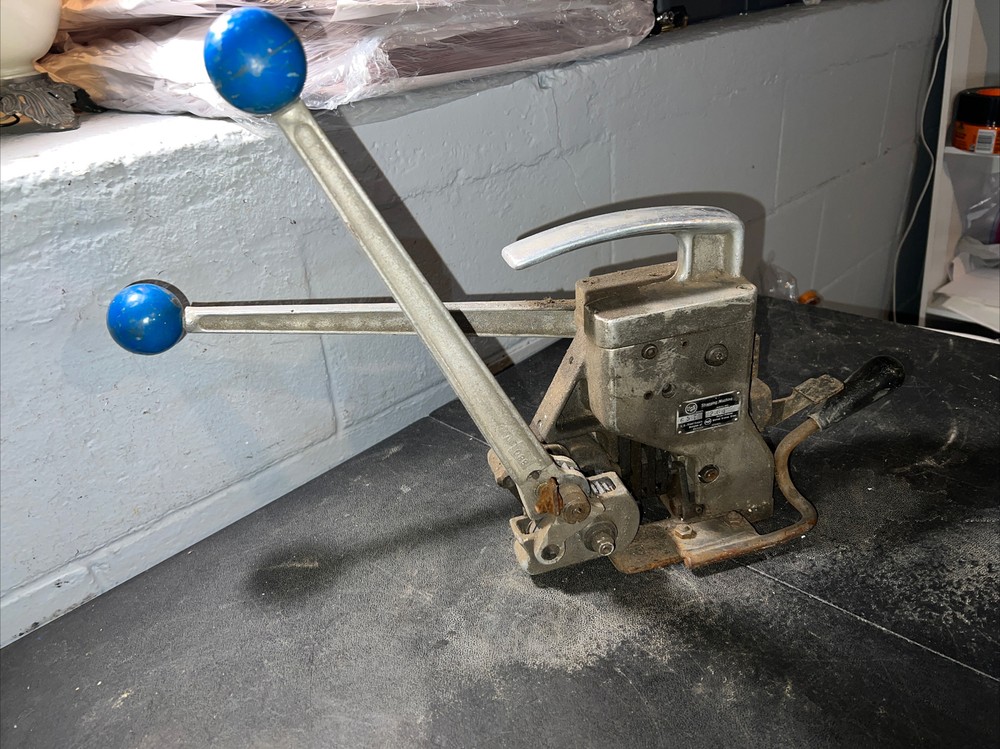 US Steel Supply Strapping Machine Model 657