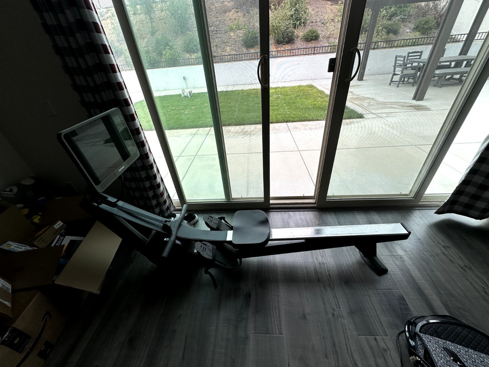 hydrow wave rowing machines used-perfect condition-barely used!