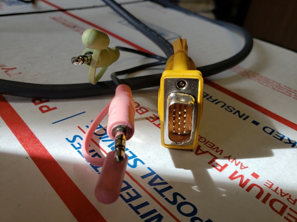 6ft USB VGA KVM Cable with Speaker and Mic ( E2-3)