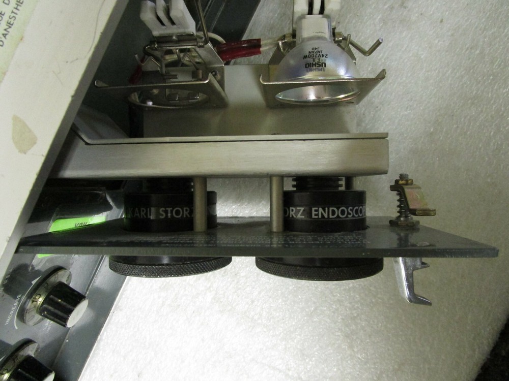 Karl Storz Endoscopy 483C Twin Cold Light Source / Illuminator - Only 1 Bulb