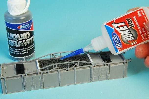 Deluxe Materials Liquid Gravity 240g BD38