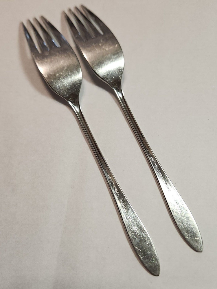 Oneida EMBER GLOW Oneidacraft Deluxe 10 Piece Stainless Flatware Serving Fork