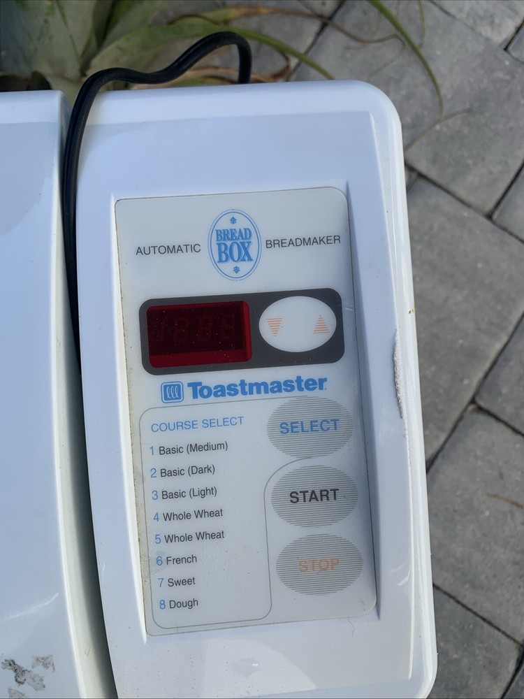 TOASTMASTER 1185 Automatic Bread And Butter Maker Bread Machine Working