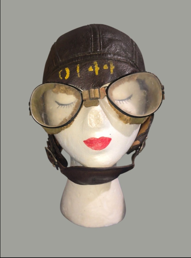 WW2 US Leather Flight Helmet And Goggles