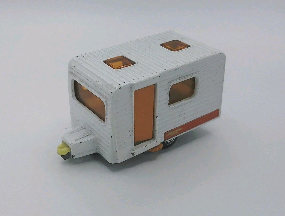 Matchbox Superfast 31 White Caravan w/Brown Interior