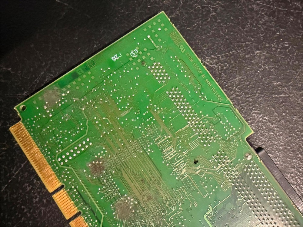 Intel A20135-004 SCSI Controller Card with Memory Module