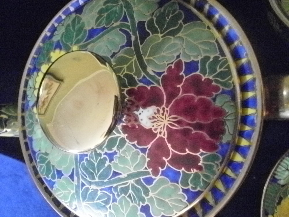 Thailand's Khelang Benjaron Tea Set