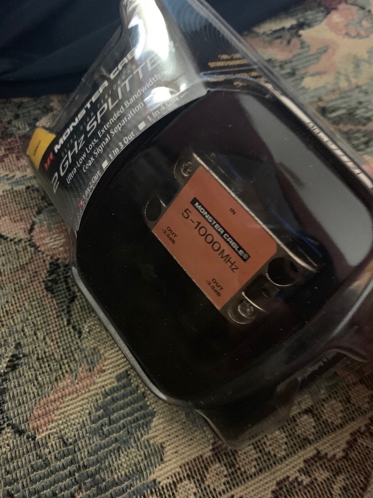 Monster Cable 2 way splitter - 5-100MHZ