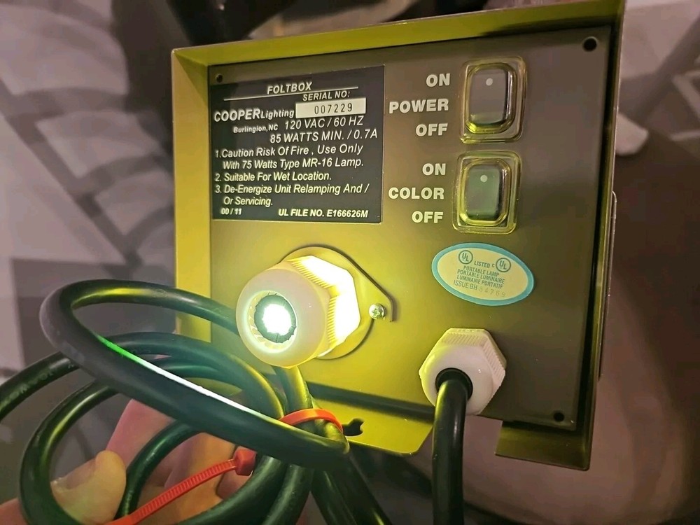 Cooper FOLTBOX fiber Optic. Power Source