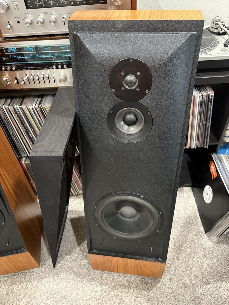Thiel CS 3.5 Vintage Speakers Combo With Equalizer, Excellent Condition 🔥🔥🔥