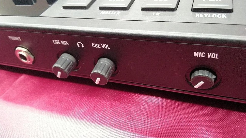 NATIVE INSTRUMENTS TRAKTOR KONTROL S4 Controller w/ Cable Tested Japan MG01 11.5