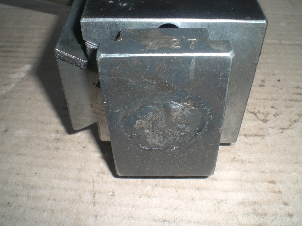 Genuine Aloris CXA tool post with 4 tool holders