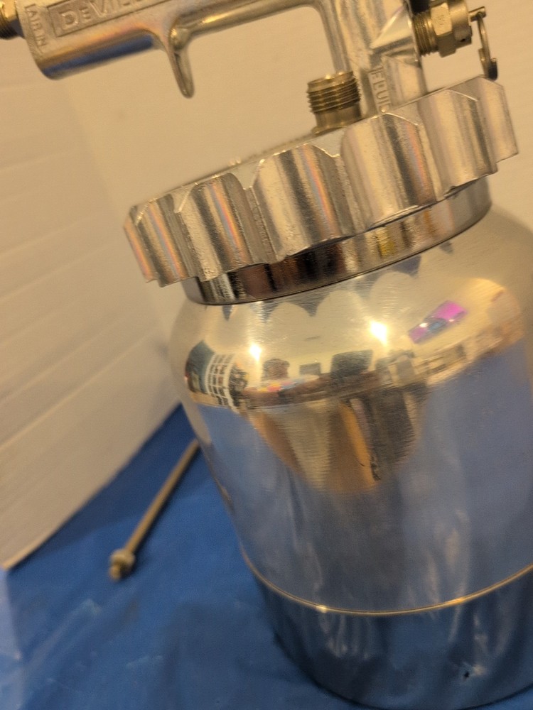 DeVilbliss KB-525 Two Quart Pressure Feed Cup