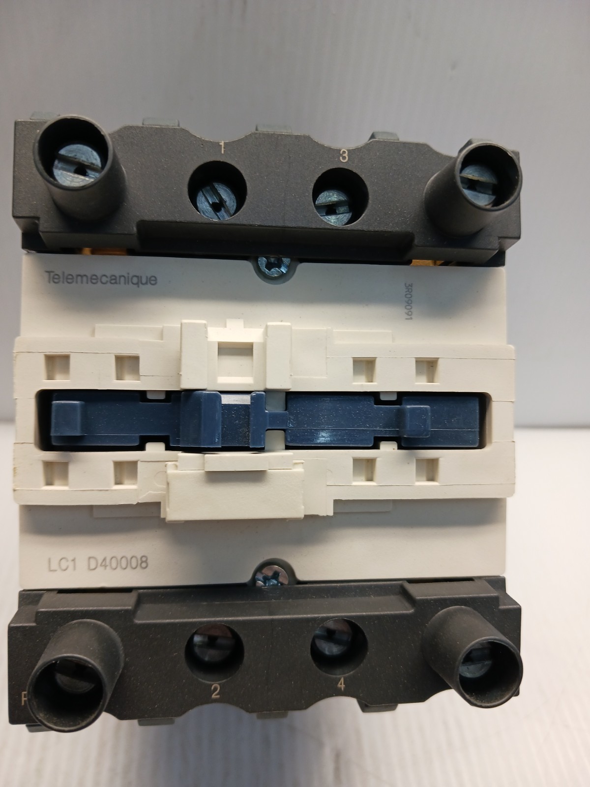 New Telemecanique LC1D40008 Contactor 60 Amp 480 Vac coil