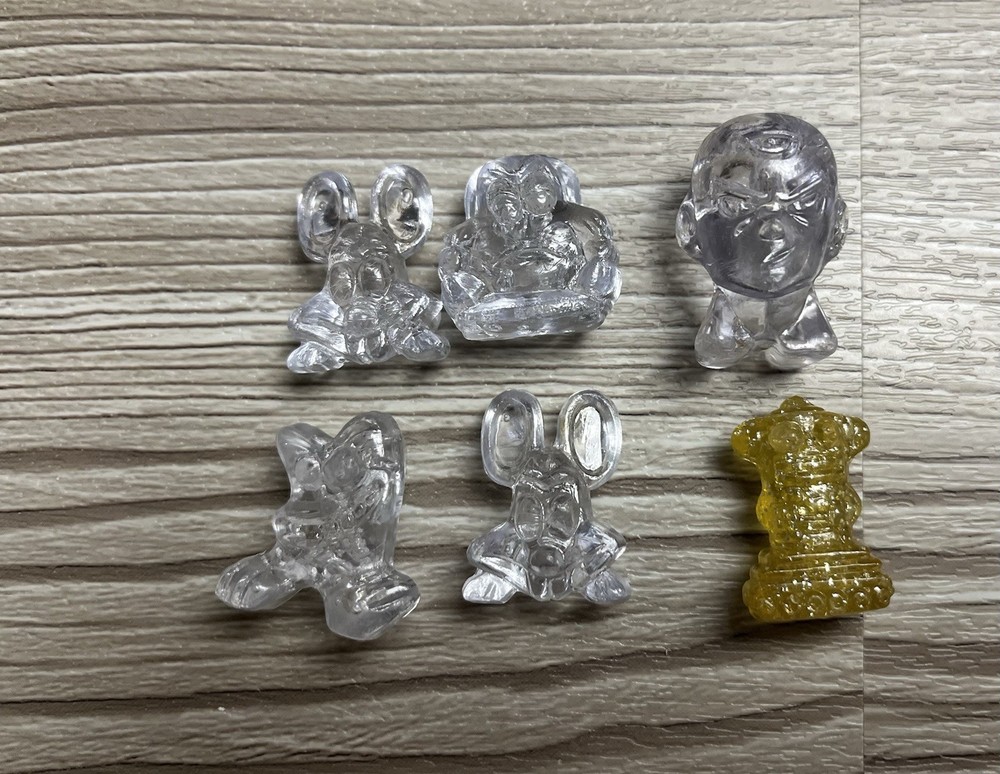 Gogos Crazy Bones Transparent Clear Bundle (Featuring Gold Glitter Figure)