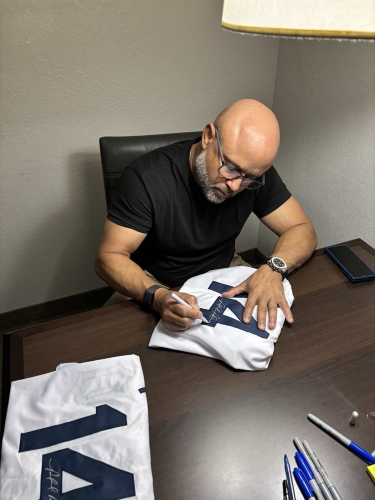 Tigers Placido Polanco signed Jersey W/COA