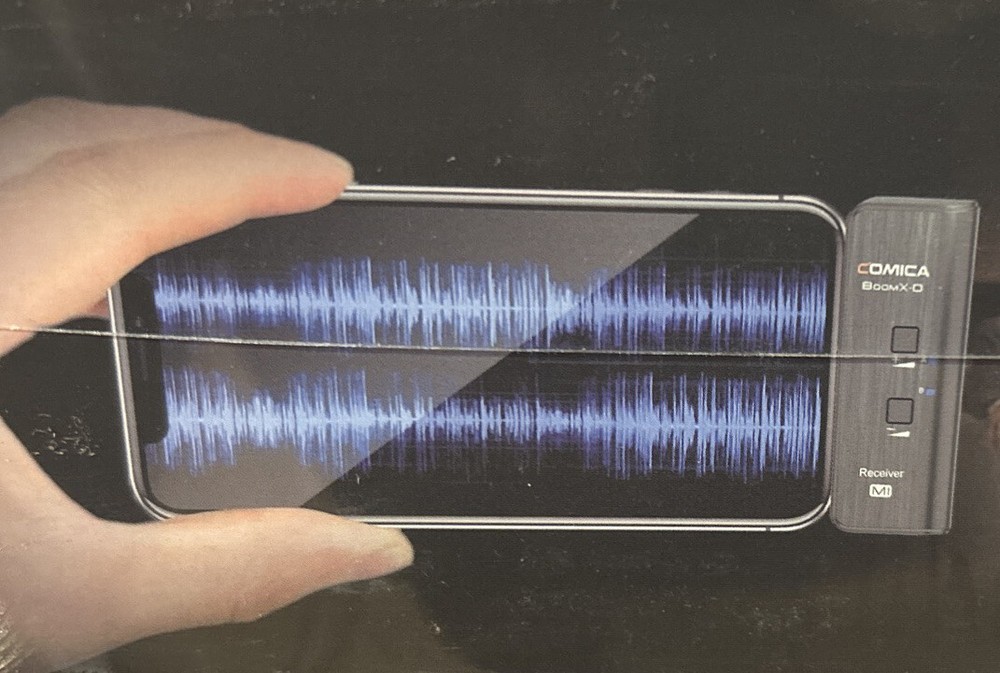 Wireless Lapel Microphone set for iPhone Comica MI2 2.4G For interviews podcast