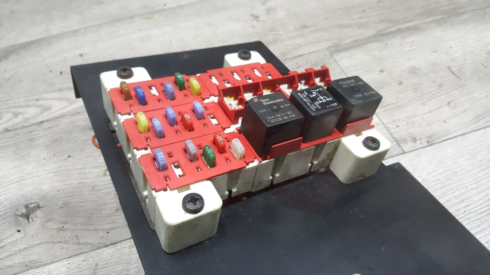 FREIGHTLINER FUSE BLOCK 5295870