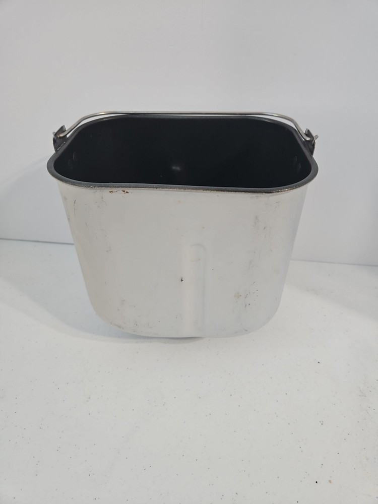 Sunbeam Model 5891  Bread Maker Machine Pan NO PADDLE Good Condition Replacement