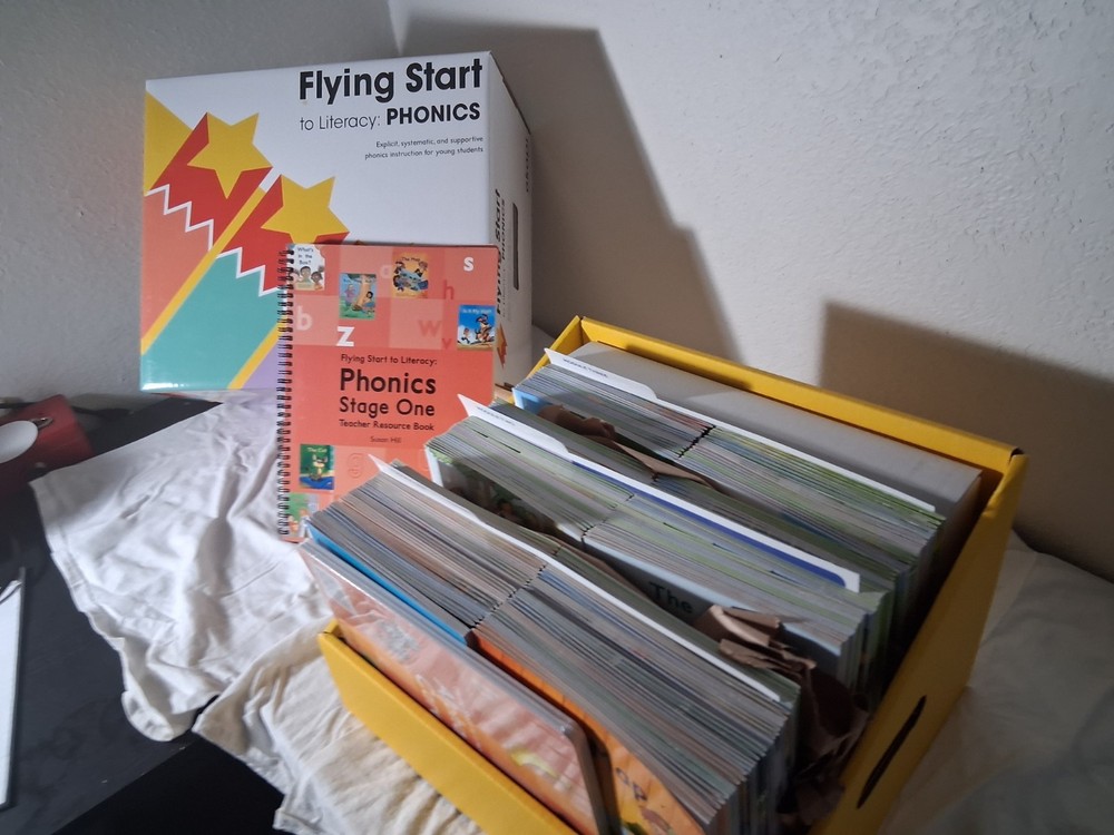 Okapi Educational Publishing Flying Start Phonics Stage One Books & Cards