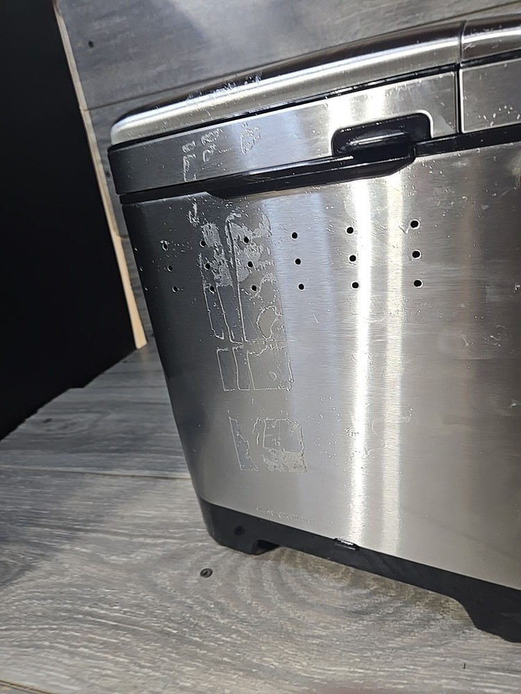 Cuisinart CBK-110 Bread Machine Stainless Steel 1.5lb 12 Programs LCD Timer Read