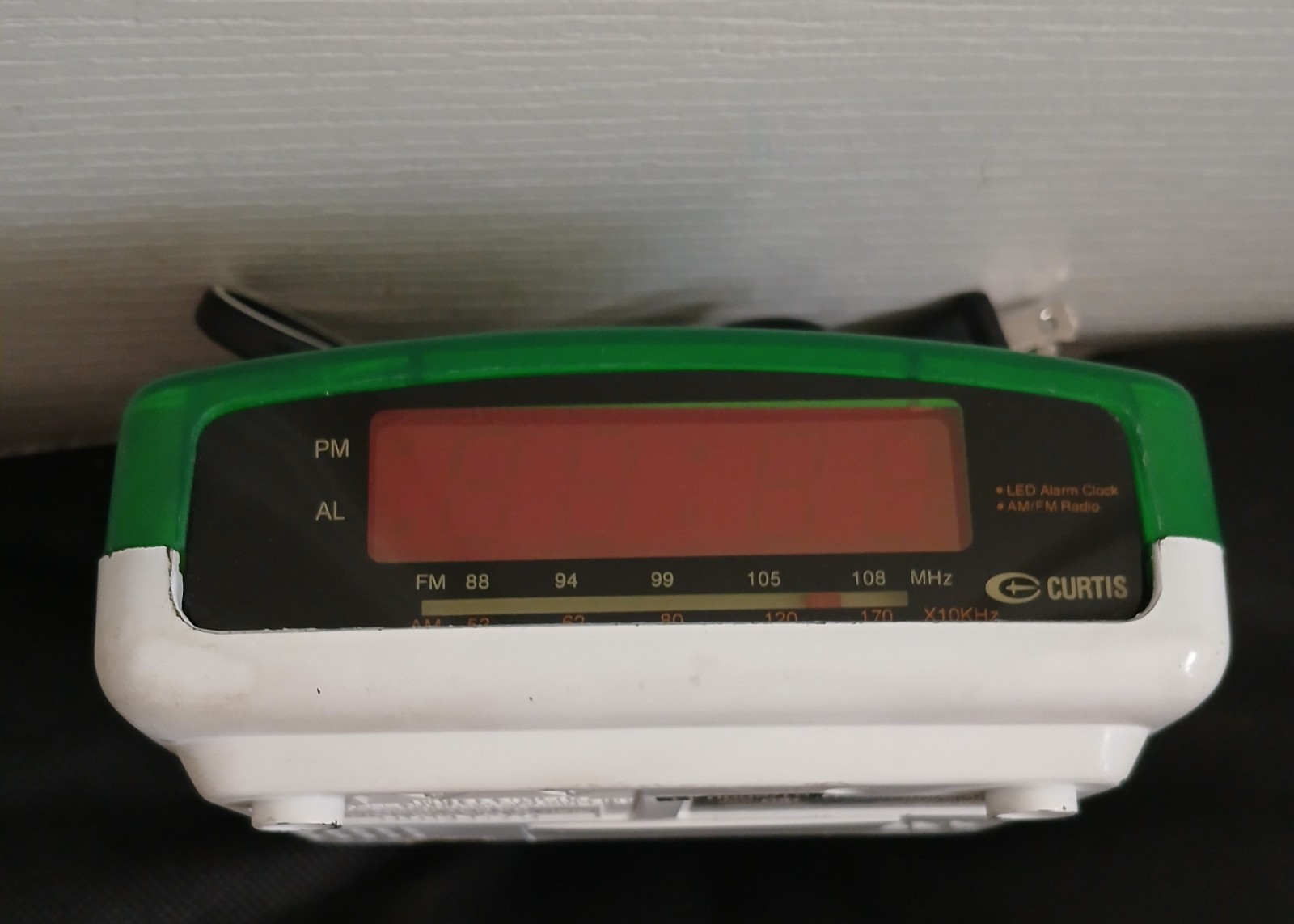 Vintage 2000 Curtis Clear Green LED AM/FM Alarm Clock