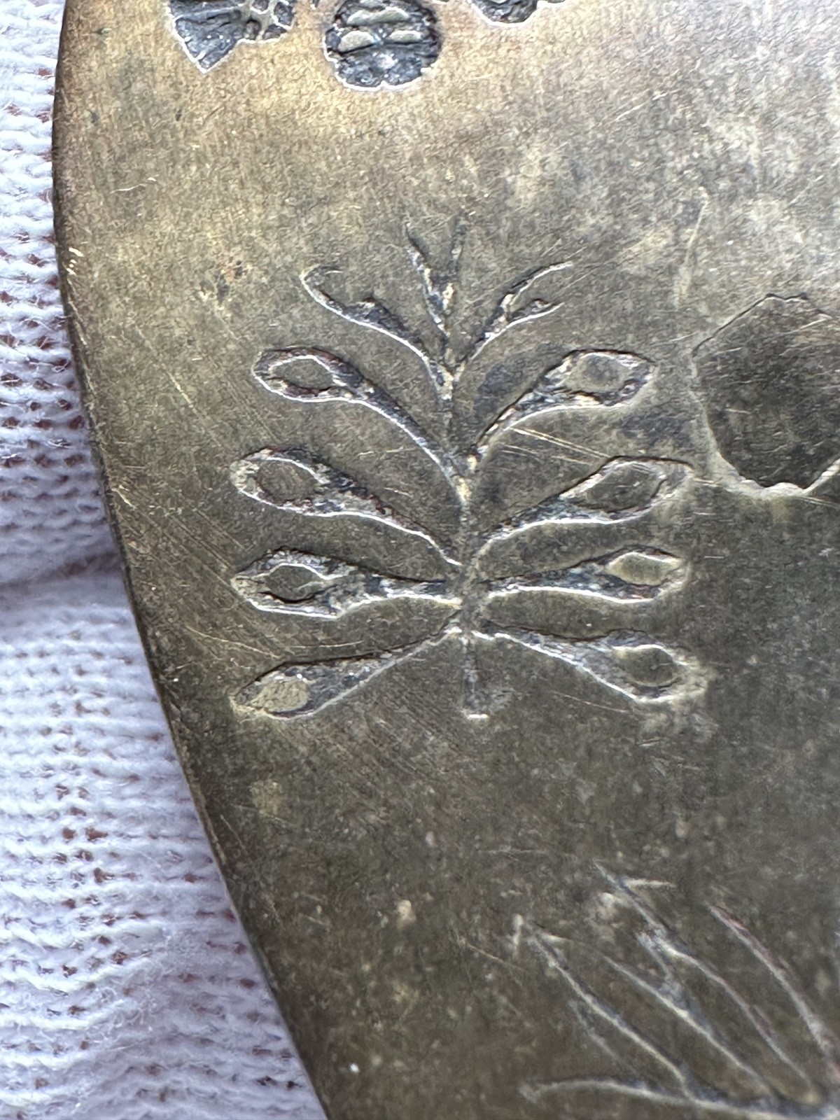 ANTIQUE 2" METAL HEART CLAVOS DECORATIVE NAIL - SWAN ROSE SHAMROCK THISTLE H367