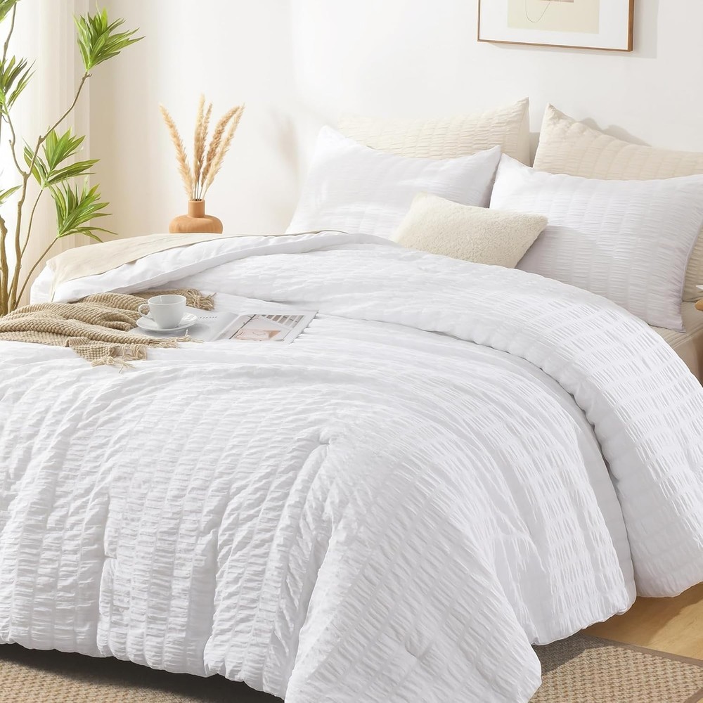 Chic Seersucker Queen Comforter Set 90x90 - Soft Microfiber & 2 Pillowcases