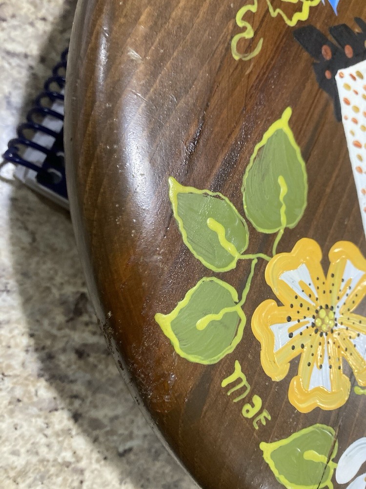 Hand painted “Hundred Thousand welcomes”