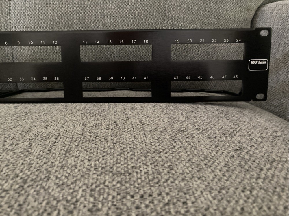 Siemon 48 Port Network Patch Panel Ethernet Connectivity MX-PNL-48-C Unloaded