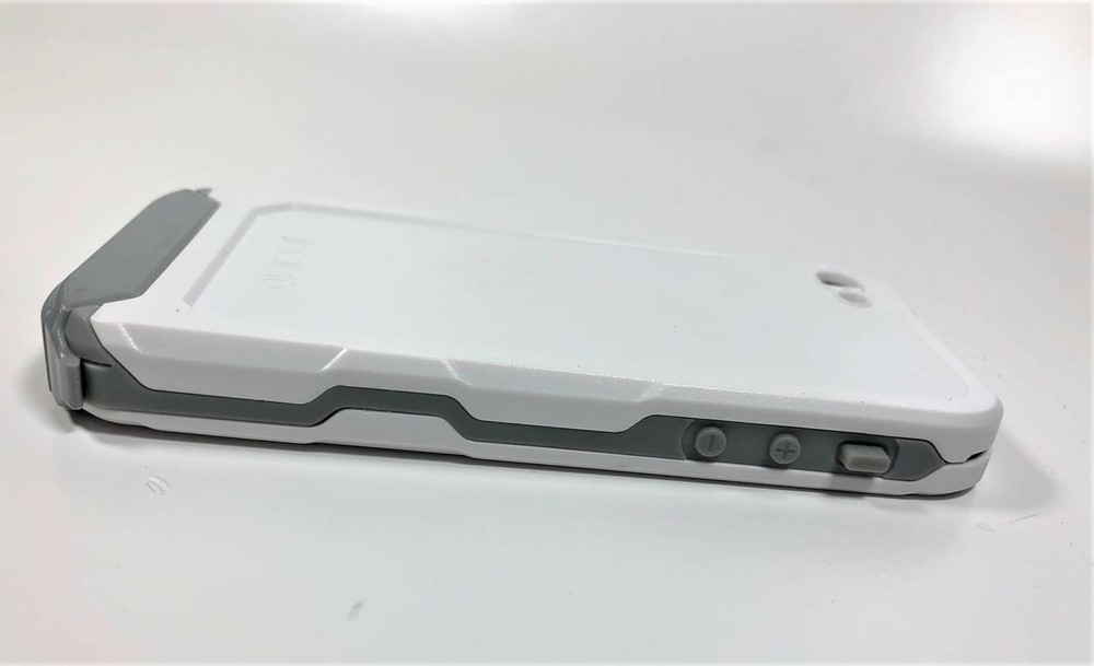iPhone 5 Hard Case in White and Gray