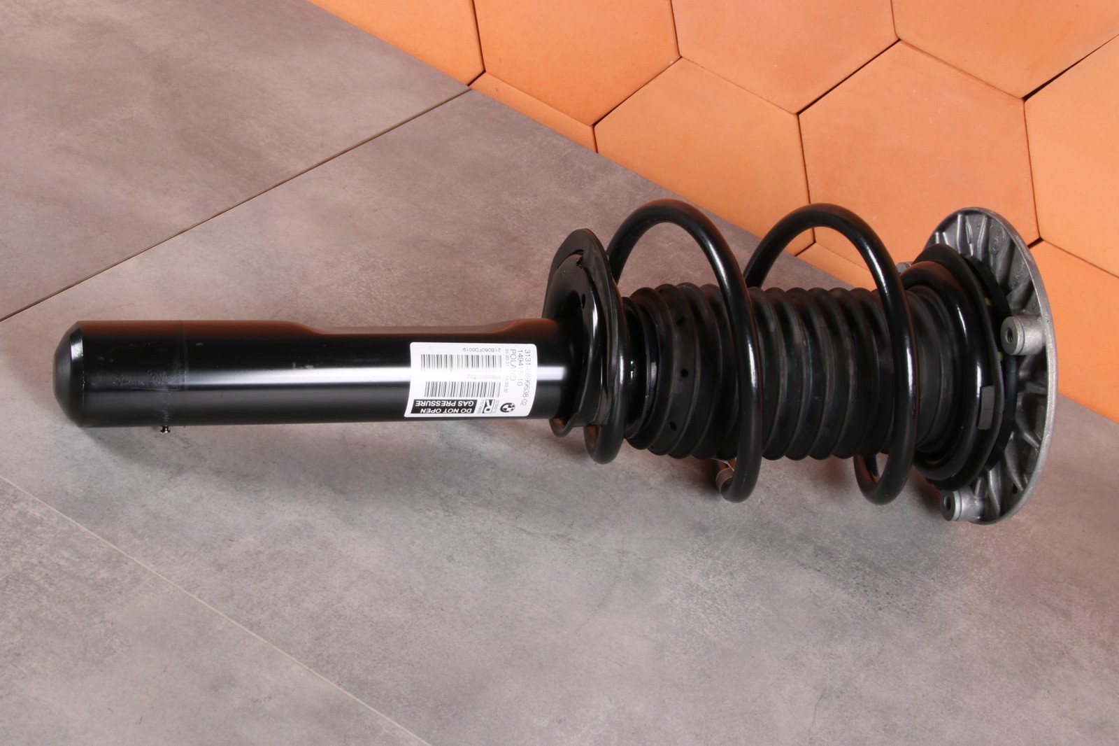 MINI F57 LCI FRONT RIGHT SHOCK ABSORBER 2WD FWD 6899538 3928 km !!!