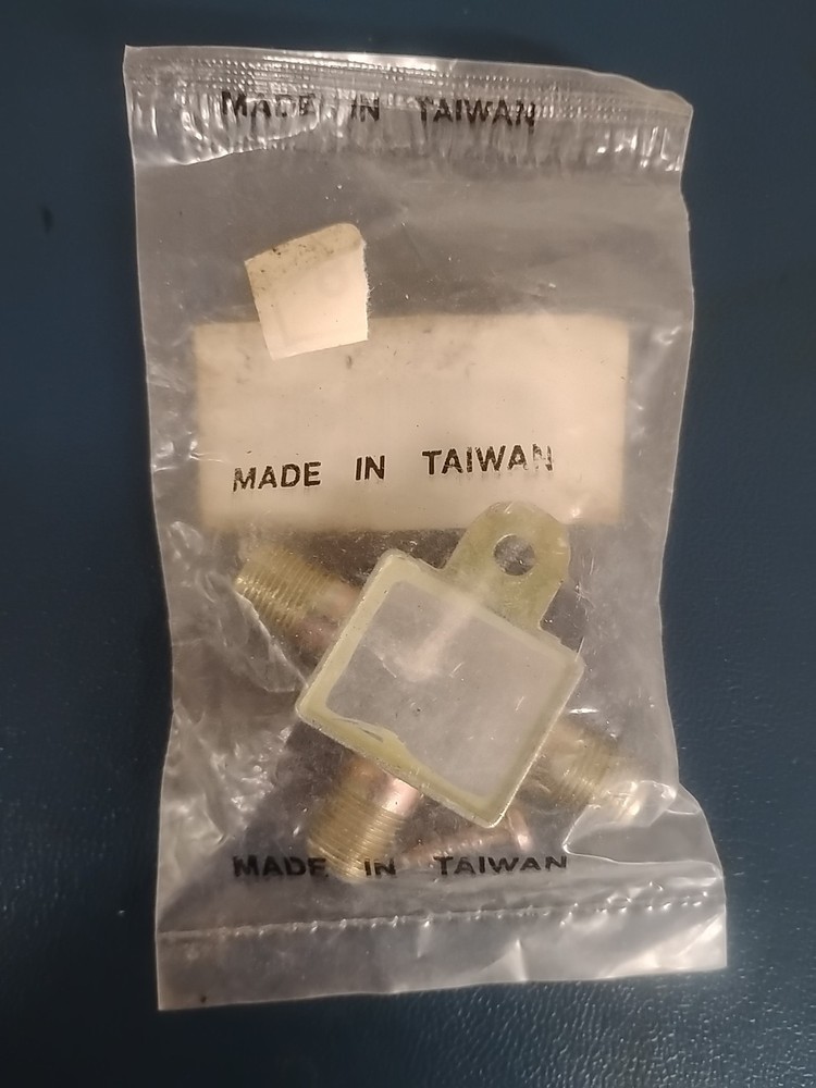 Leviton 40987-2 Two Way Splitter. New