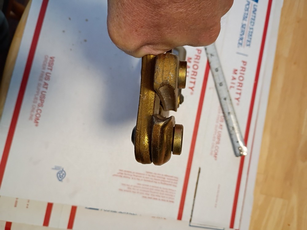 Klein Tools 1684-73 EHS Cable Pulling Jaw Grip, 8000lb Max, .25.50 in